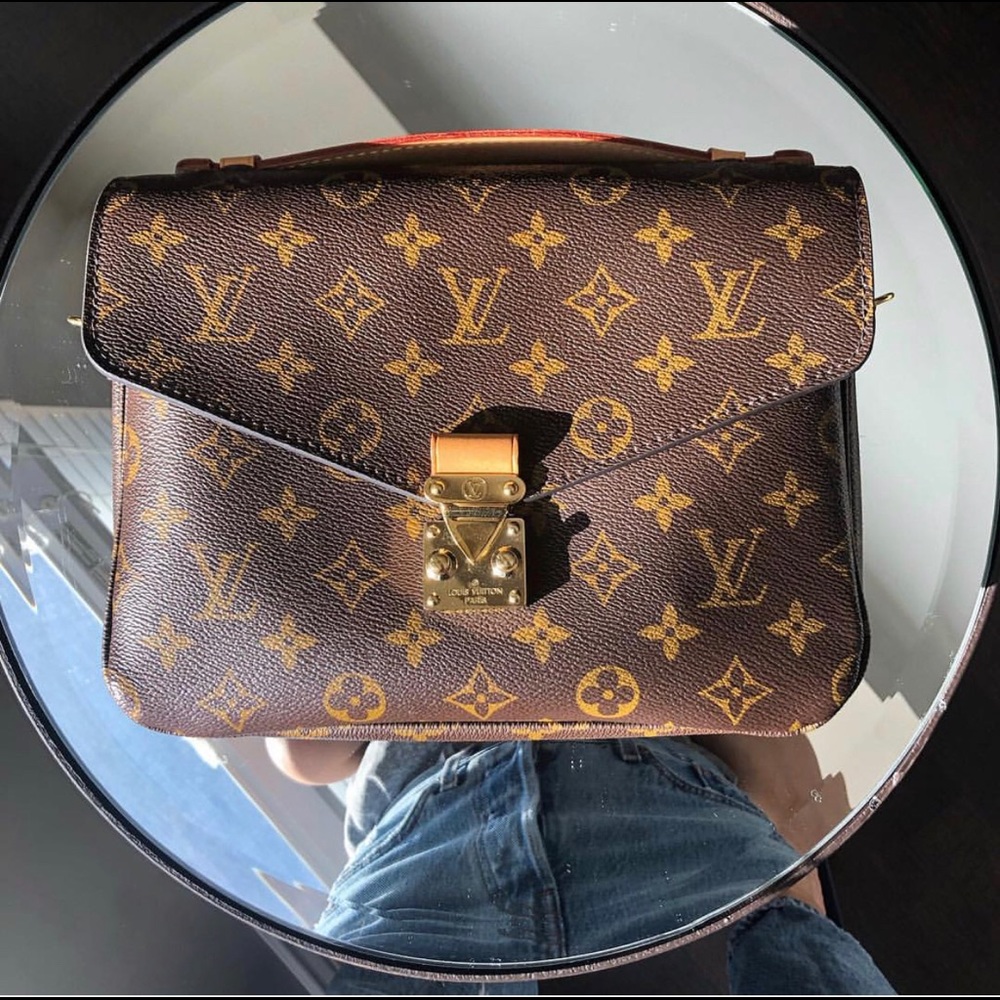 Louis Vuitton POCHETTE MÉTIS
